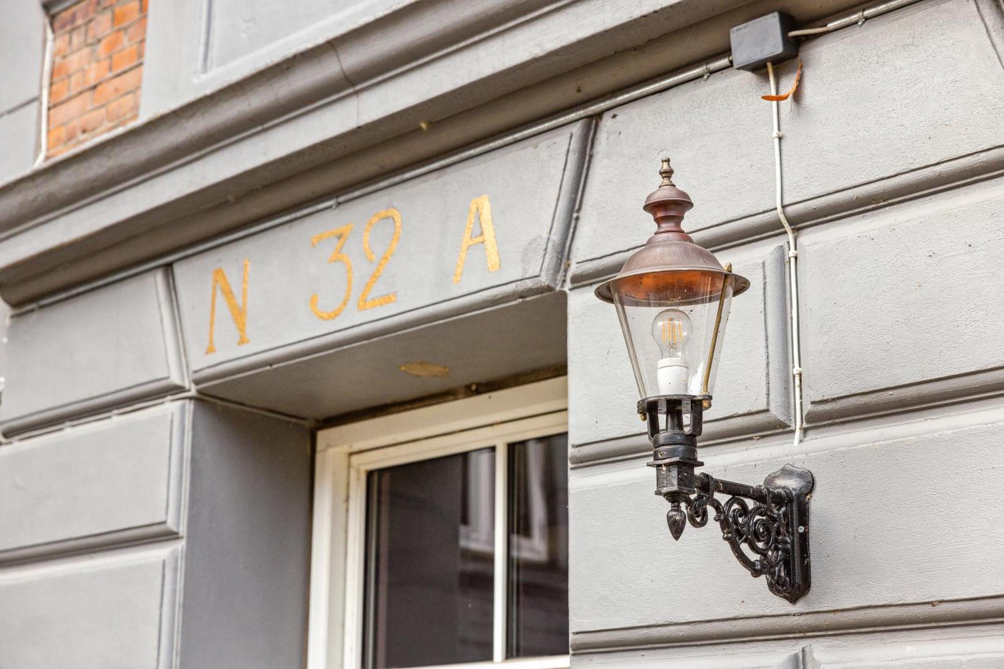 Apartment Charming With Prime Location In Osterbro - On Ground Floor *